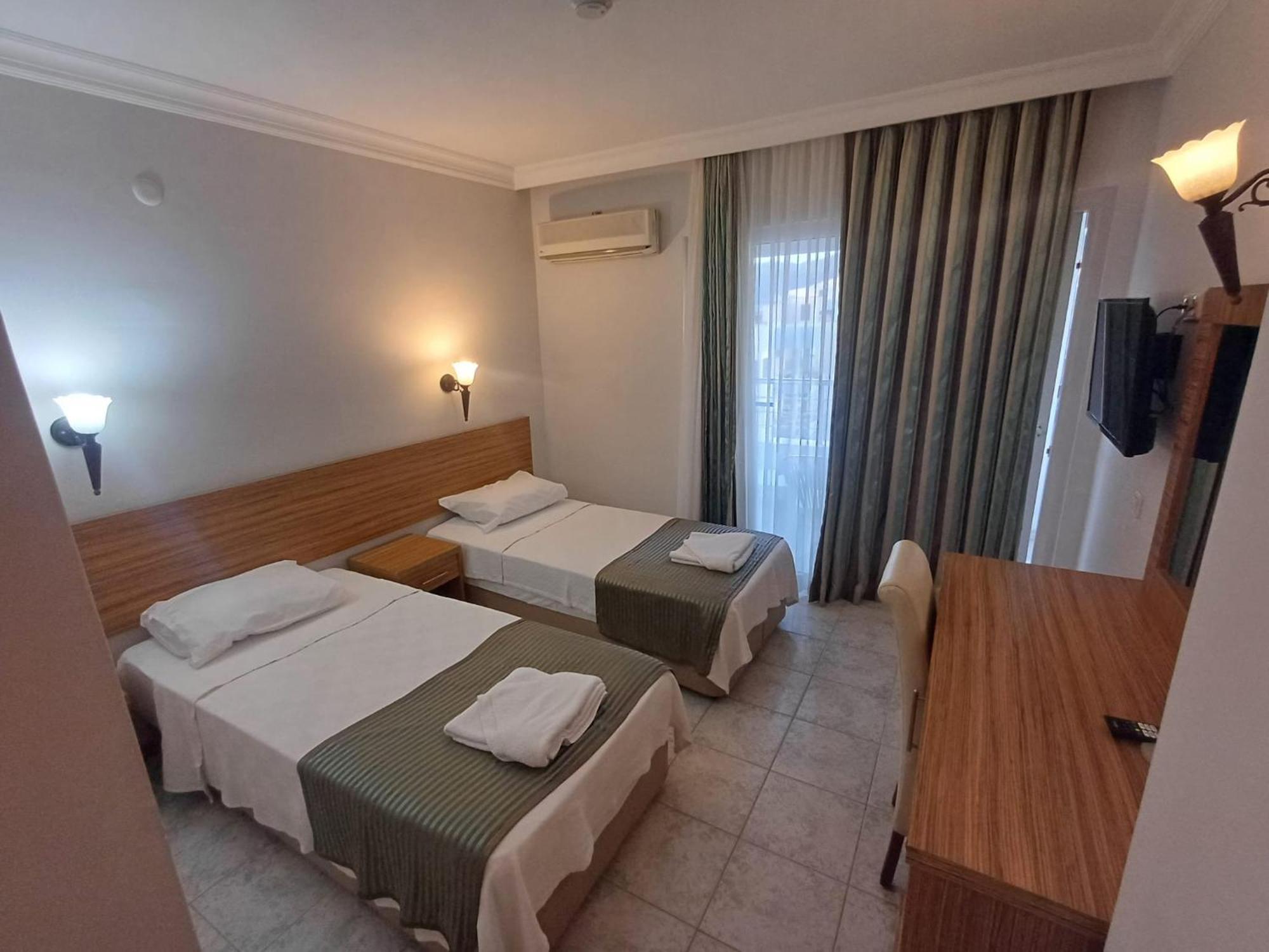 Mert Seaside Hotel (Adults Only) 马尔马里斯 外观 照片