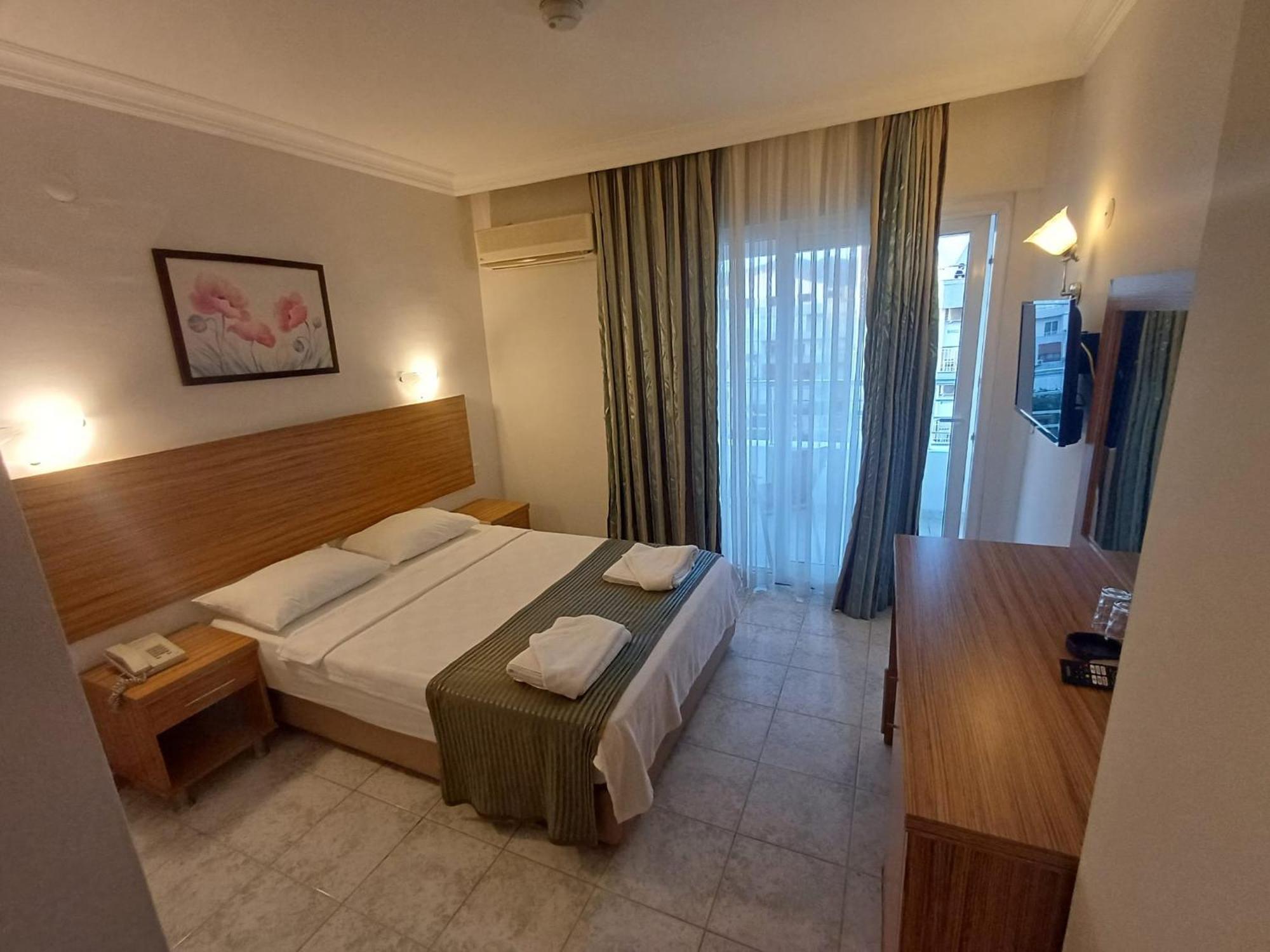 Mert Seaside Hotel (Adults Only) 马尔马里斯 外观 照片
