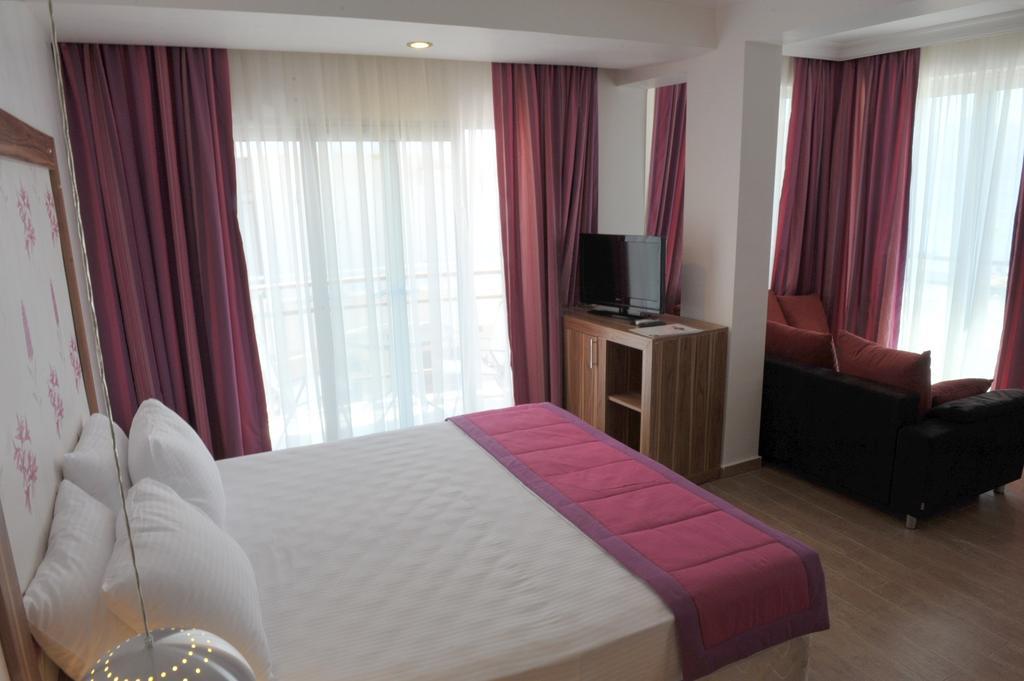 Mert Seaside Hotel (Adults Only) 马尔马里斯 客房 照片